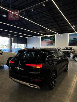 ميتسوبيشي اوتلاندر